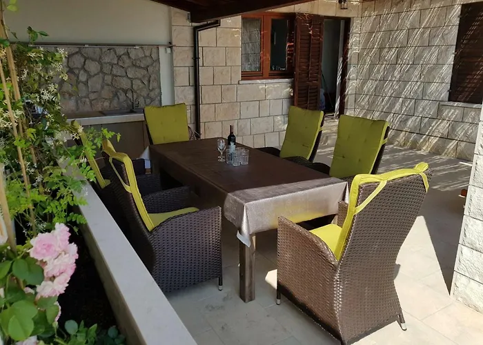 Old Town & Sea View *